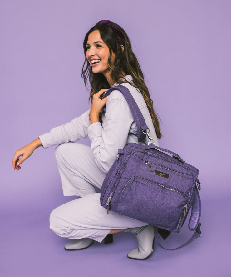 Сумка рюкзак для мамы на коляску фиолетовая на маме B.F.F. Grape Crush
