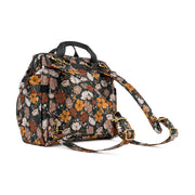 Сумка рюкзак для мамы Dr. B.F.F. с цветочным принтом Far Out Floral JuJuBe сбоку #color_far-out-floral